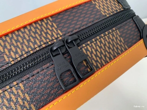 LOUIS SOFT VUITTON TRUNK 0812
